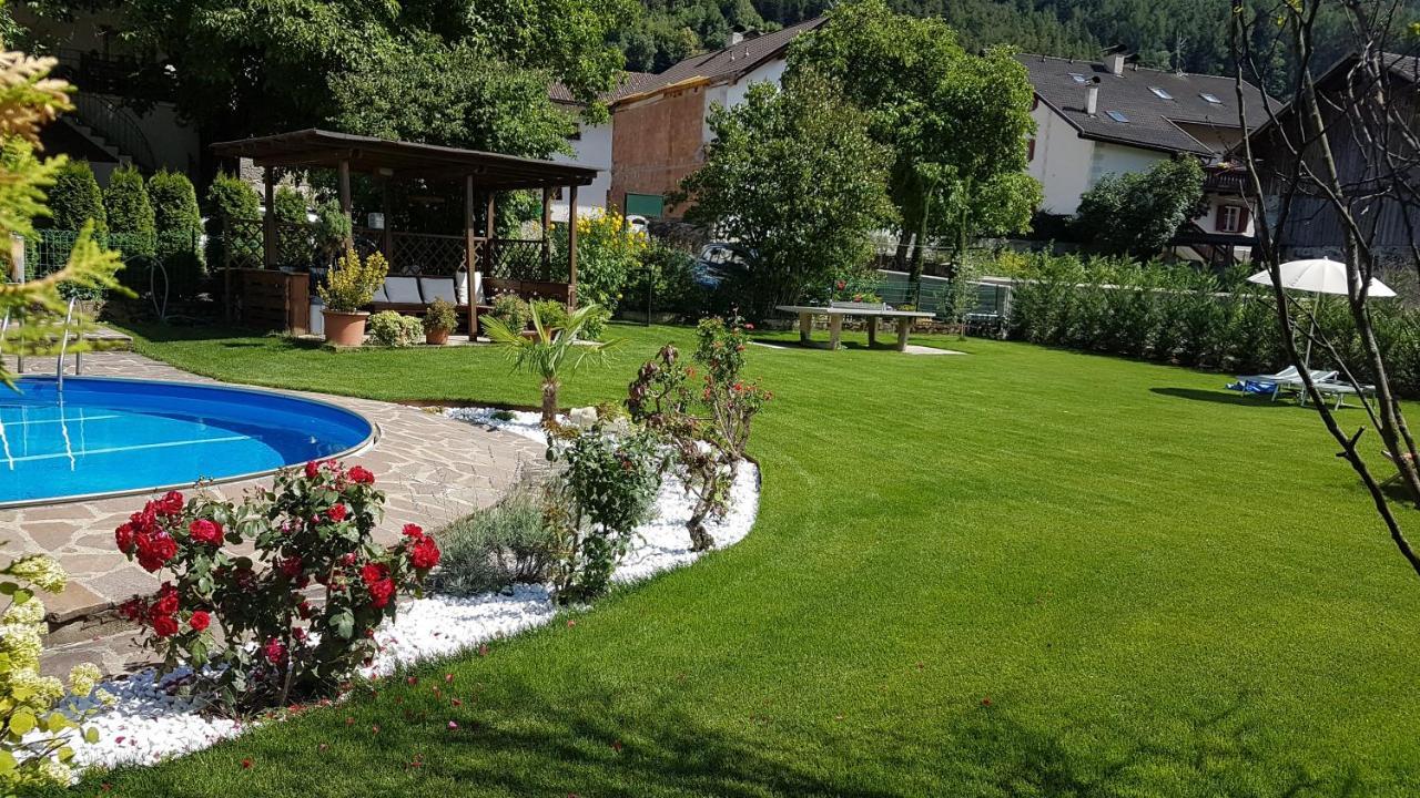 ברסאנונה Garni Hotel Tauber מראה חיצוני תמונה